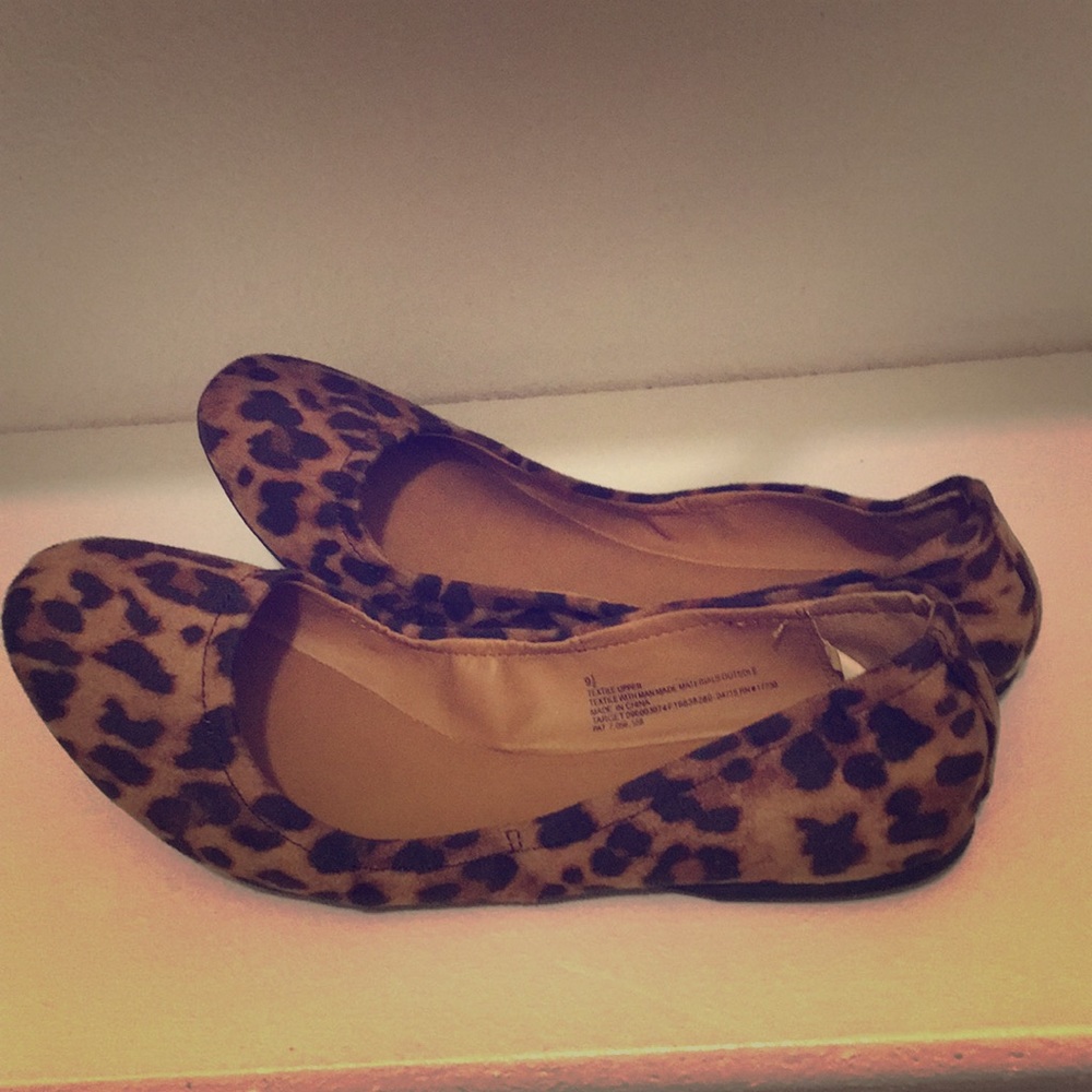 Mossimo leopard flats 9.5